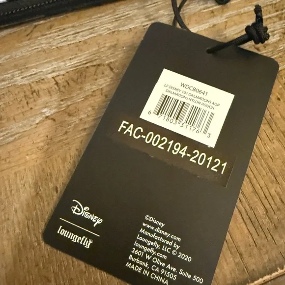 Disney x Loungefly 101 Dalmatians Nylon Zip Pouch NWT - Picture 5 of 10